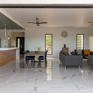 Vini Bora Villa